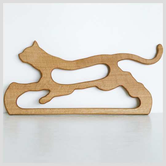 cat's wooden bag handle